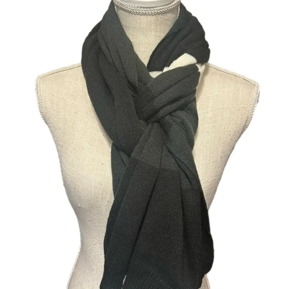 Adrienne Vittadini Scarf / Wrap